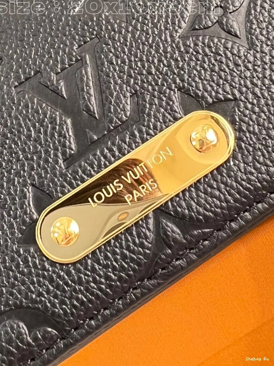 Lily On Wallet Chain LOUIS VUITTON 0822